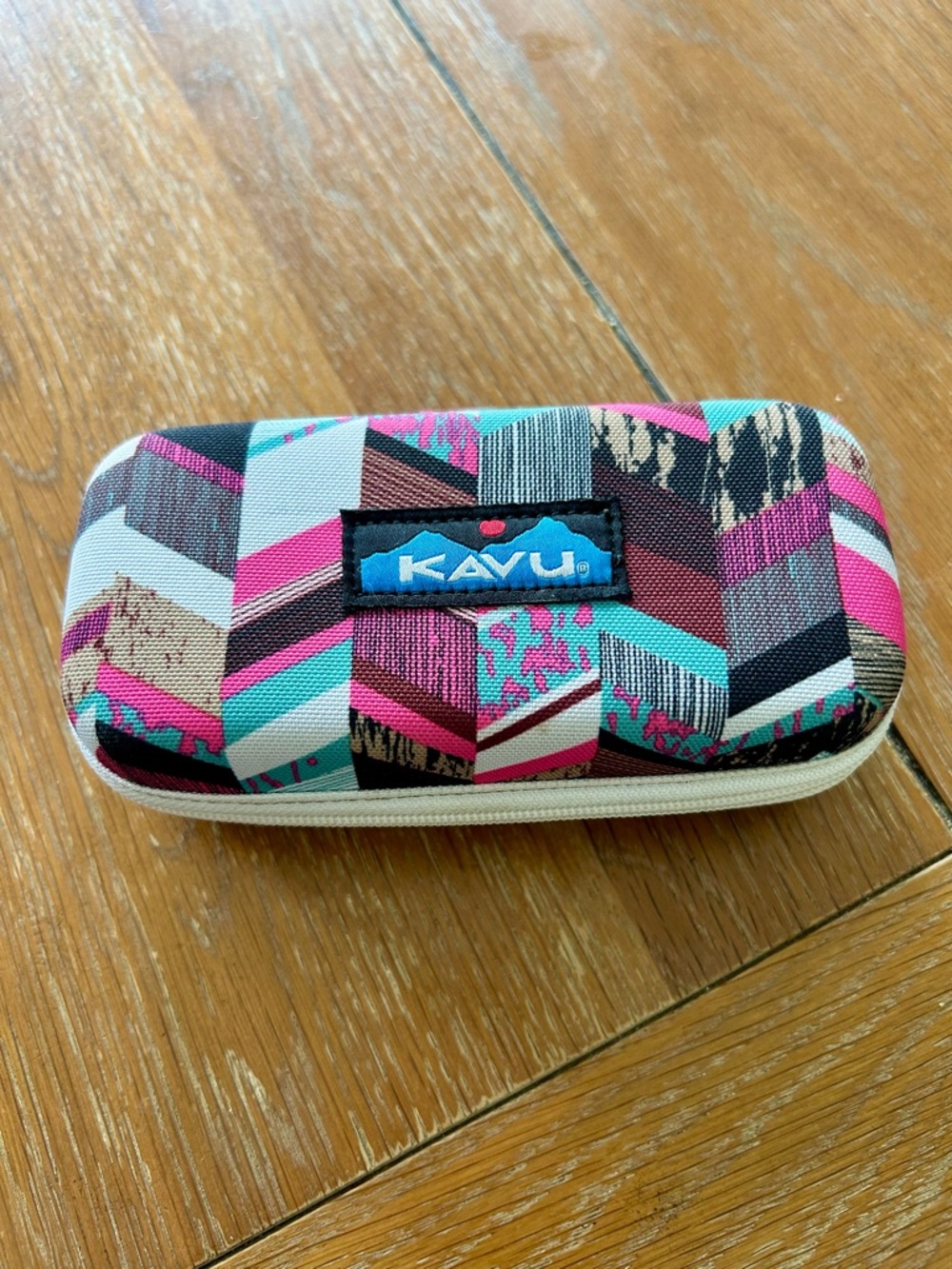 Kavu Zipper Hard Eyeglass Sunglasses Case